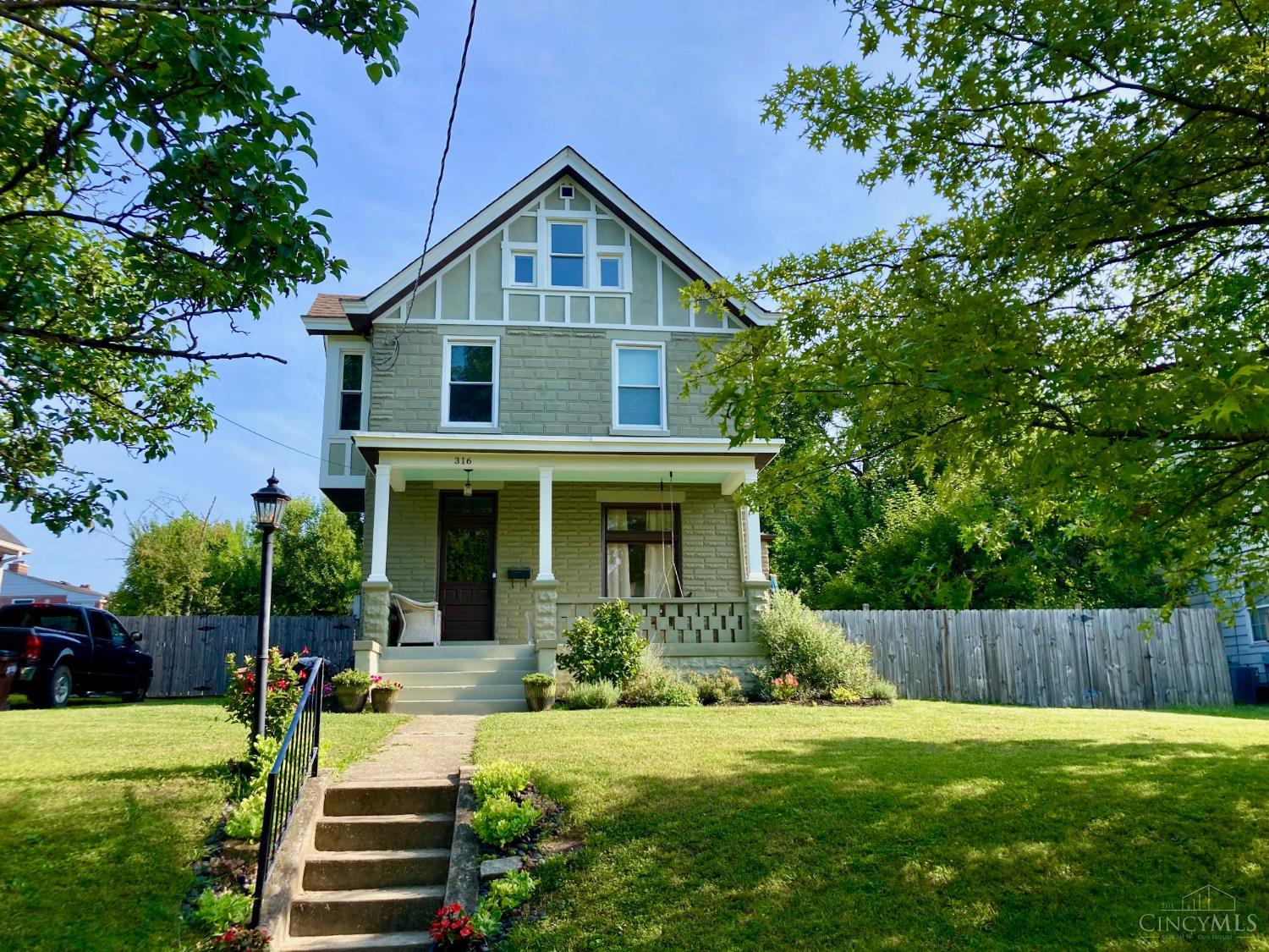 316 Pendery Avenue