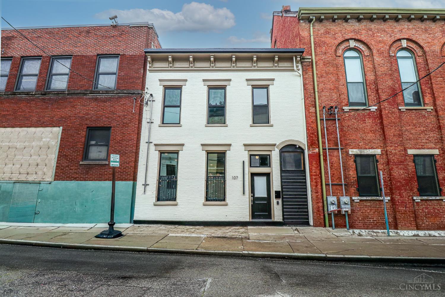 107 Corwine Street Property Photo 1