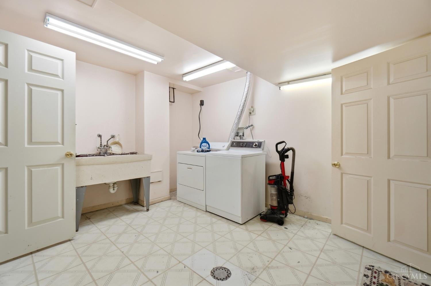 8017 Eastdale Drive Property Photo 49