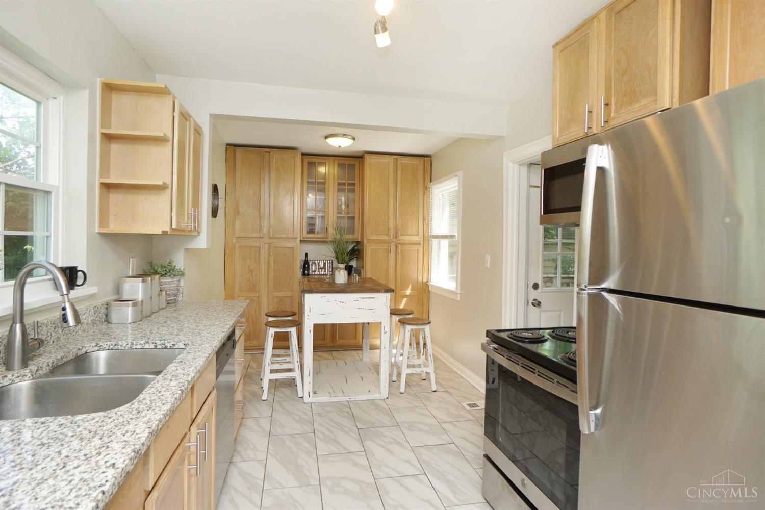 1090 Birney Lane Property Photo 9