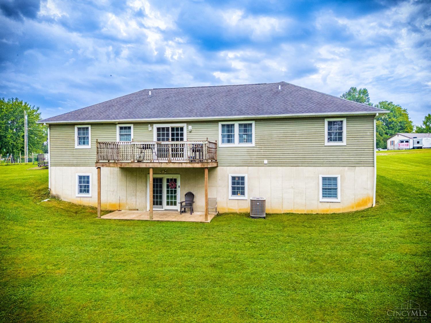 100 Tower Drive Property Photo 6
