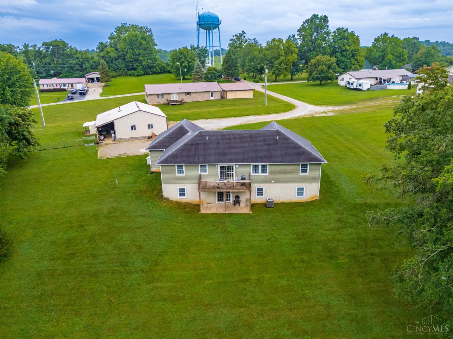 100 Tower Drive Property Photo 15