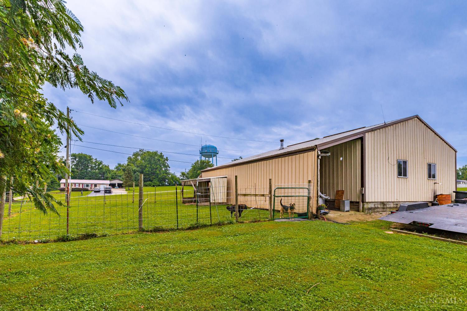 100 Tower Drive Property Photo 16