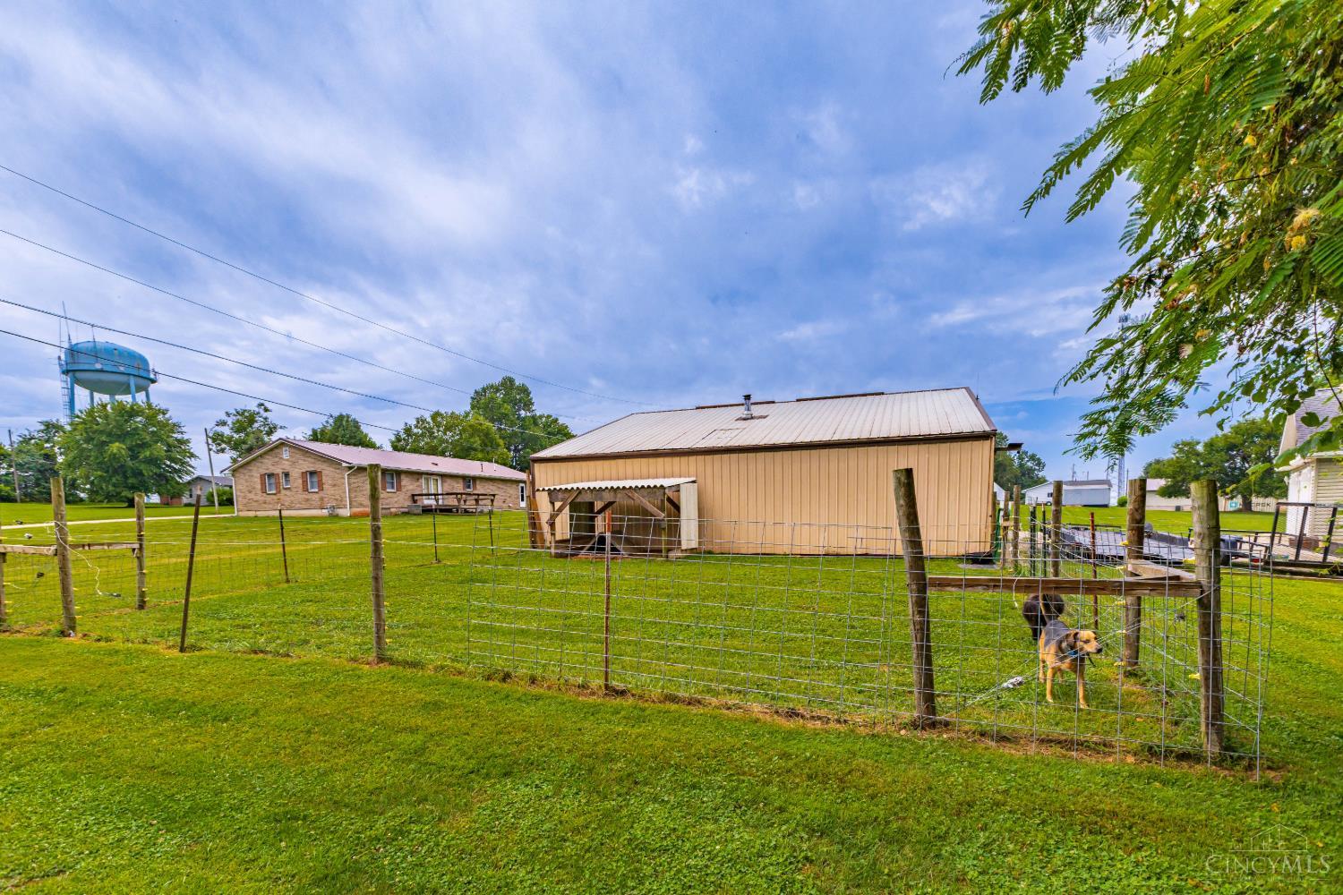100 Tower Drive Property Photo 17