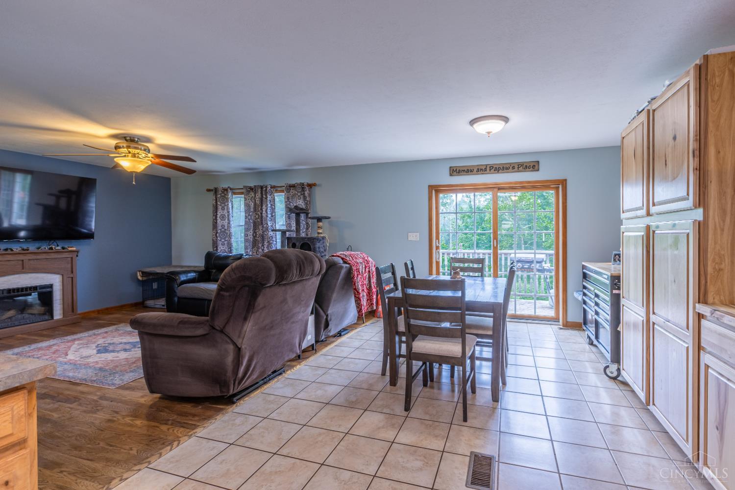 100 Tower Drive Property Photo 28