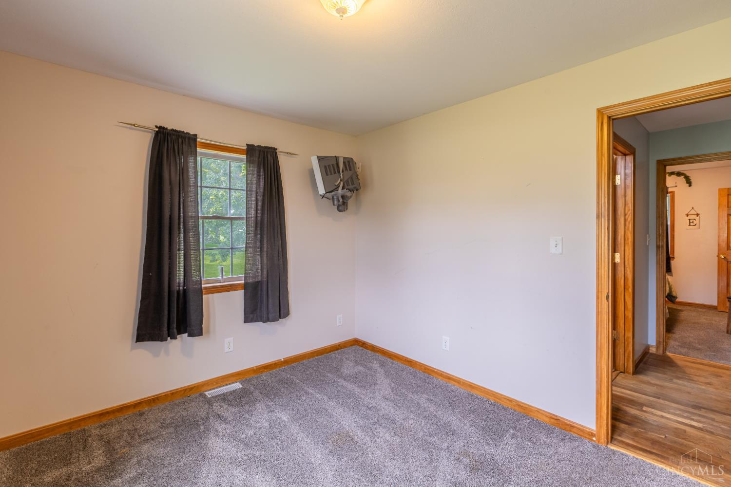 100 Tower Drive Property Photo 31