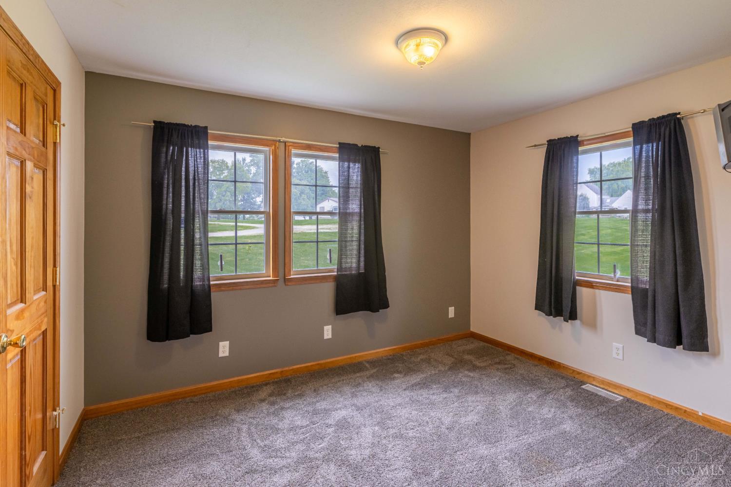 100 Tower Drive Property Photo 32