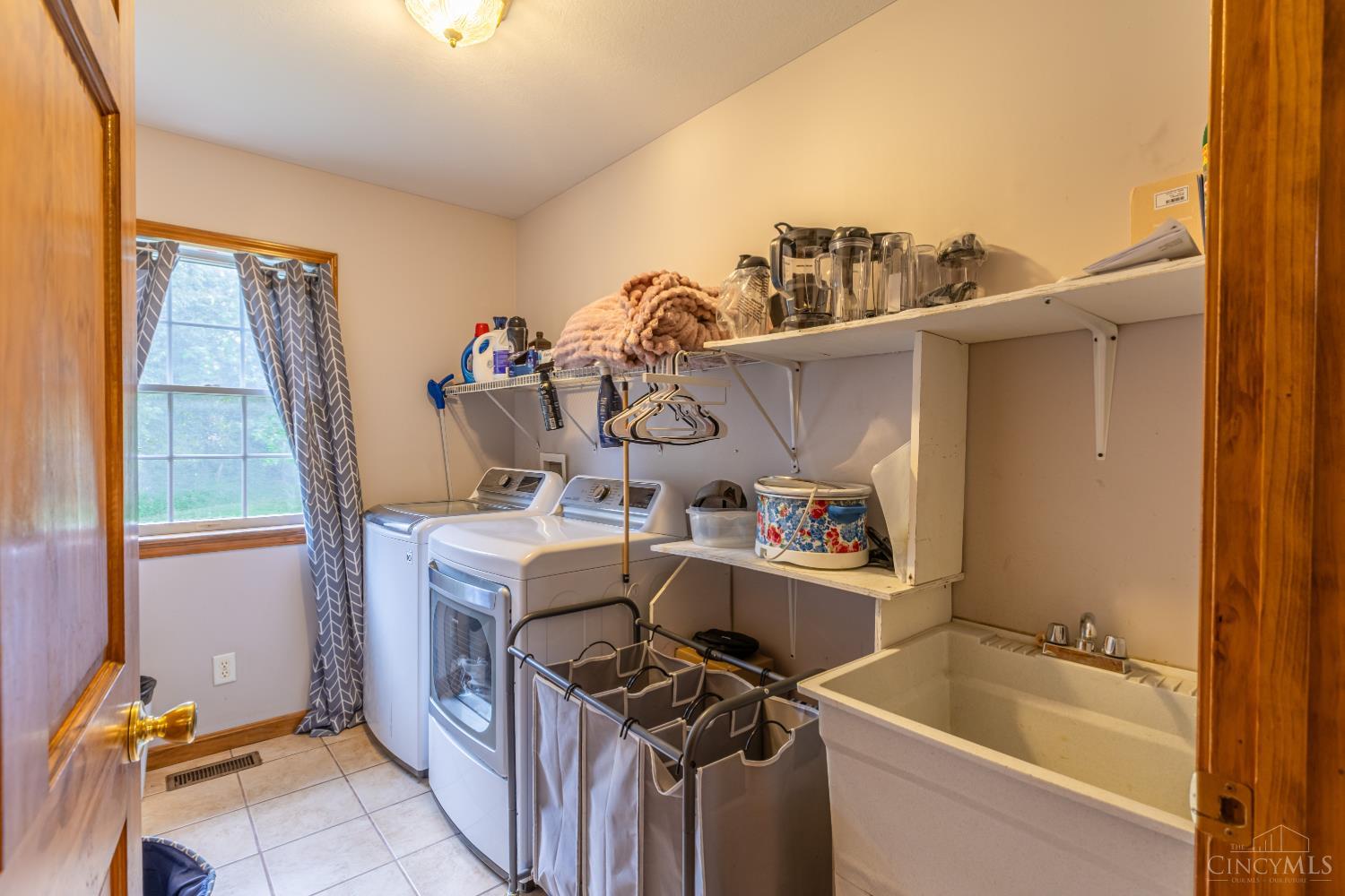 100 Tower Drive Property Photo 54