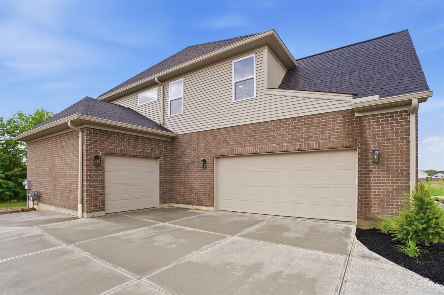 7025 Welney Run Property Photo 3