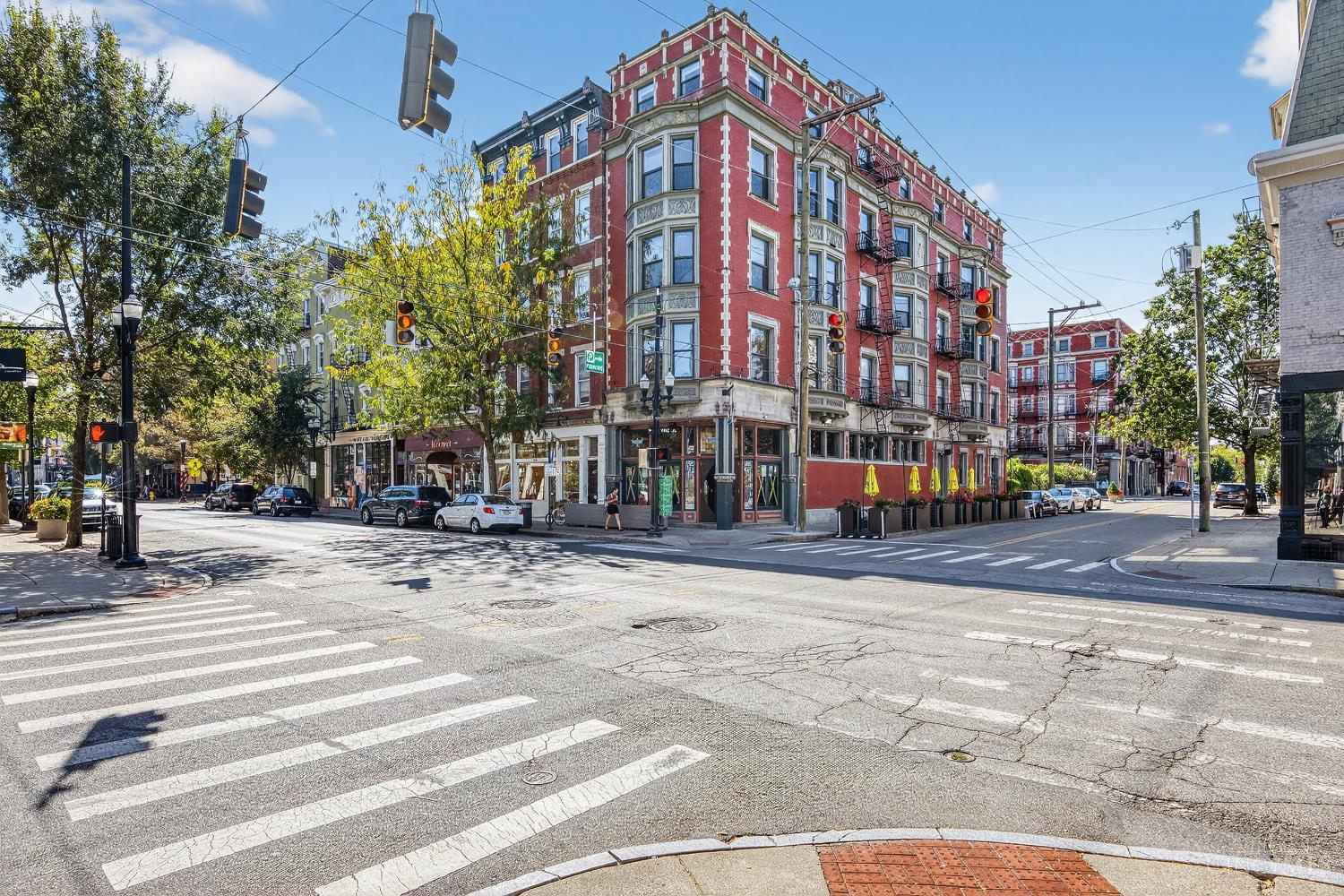 1237 Vine Street Property Photo 1