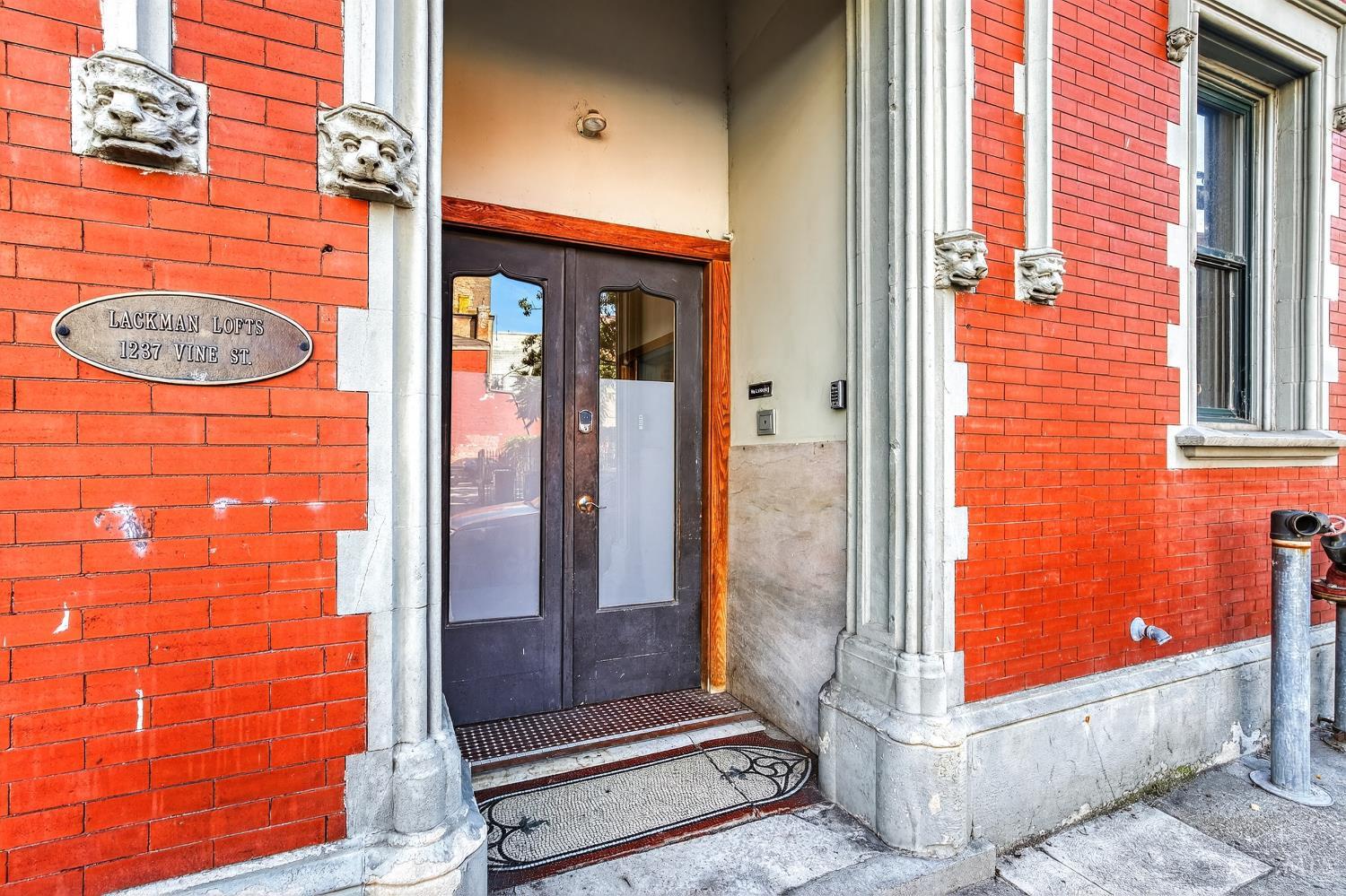 1237 Vine Street Property Photo 3