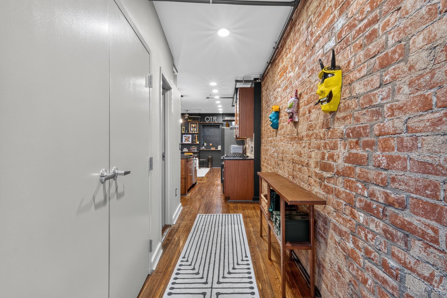 1237 Vine Street Property Photo 4