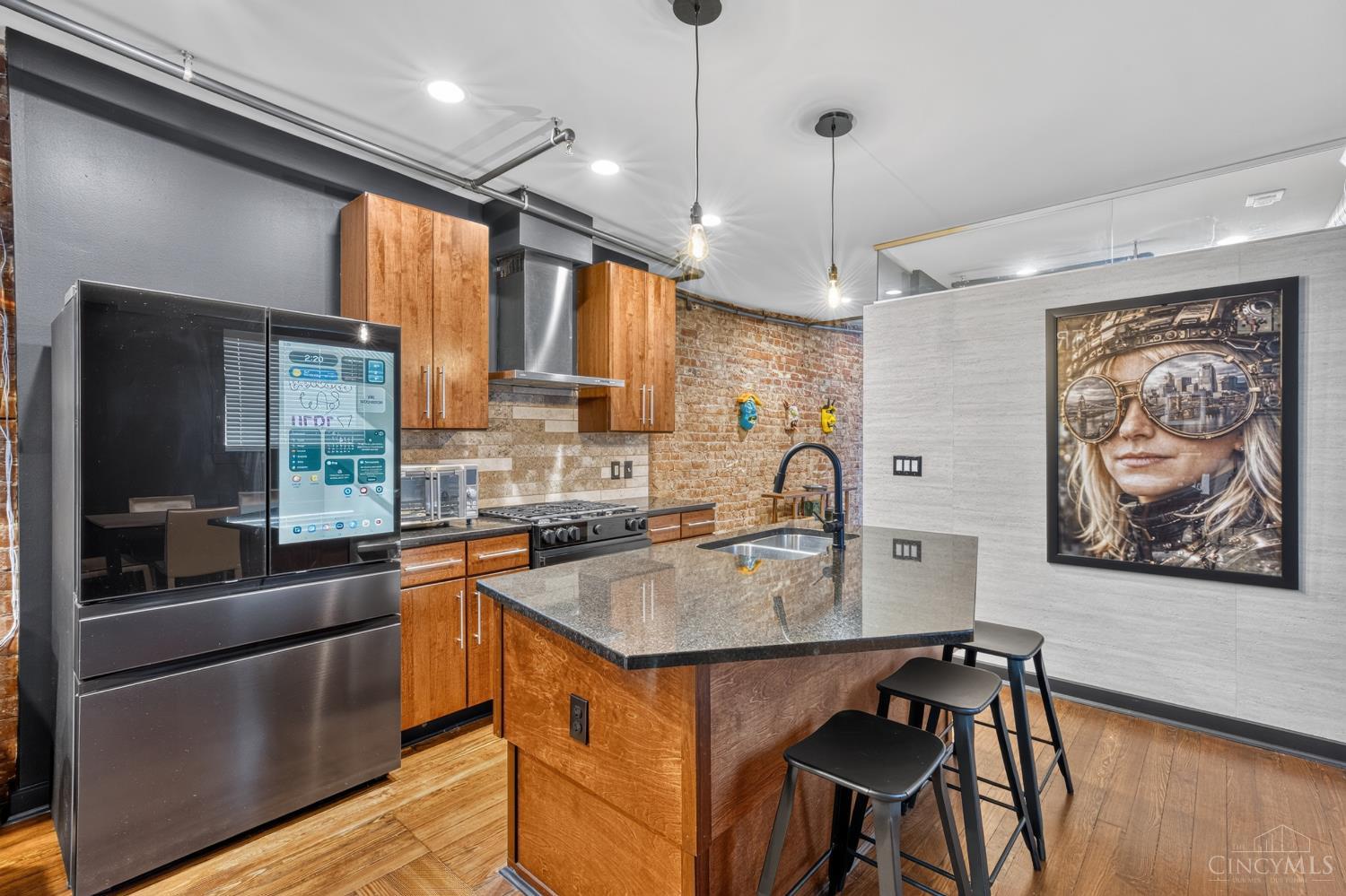 1237 Vine Street Property Photo 8