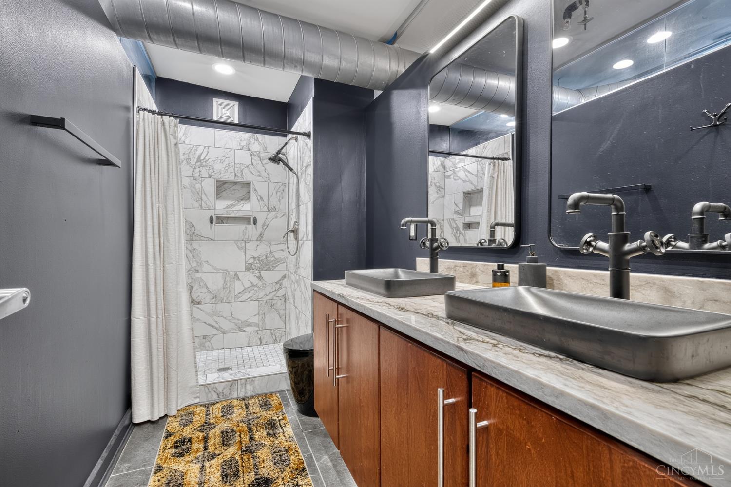 1237 Vine Street Property Photo 15
