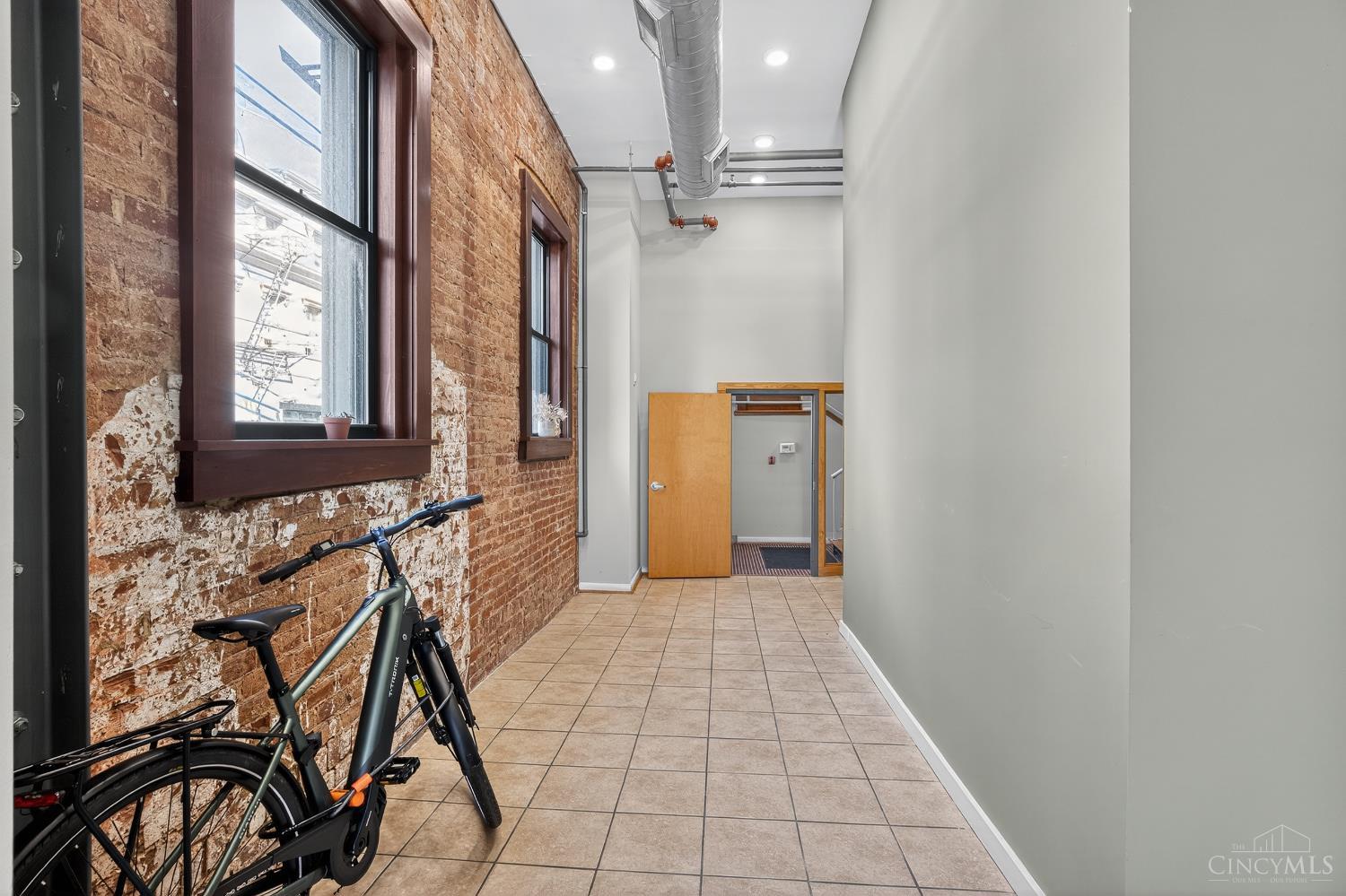 1237 Vine Street Property Photo 31