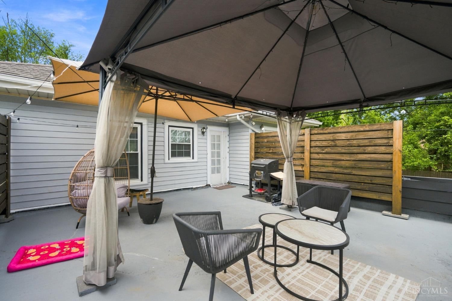 1027 Millville Avenue Property Photo 31
