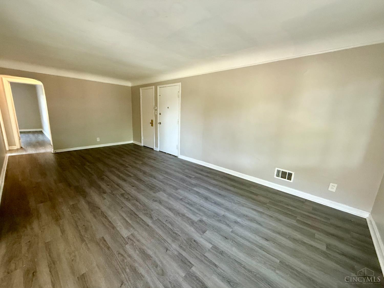 1639 Anita Place Property Photo 3