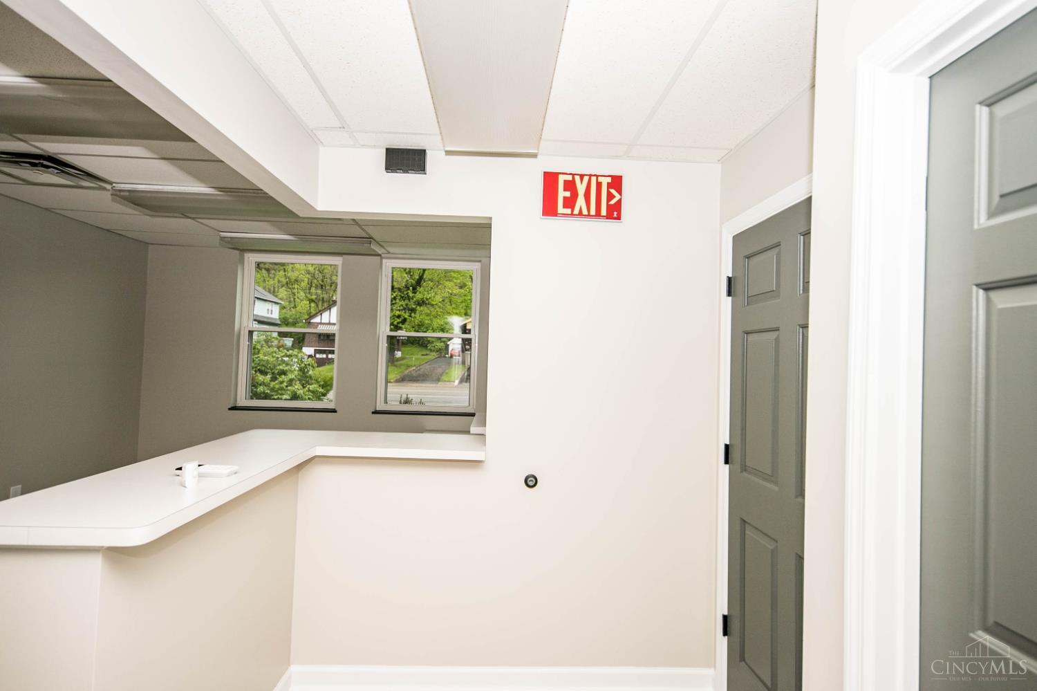 9443 Reading Road Property Photo 4