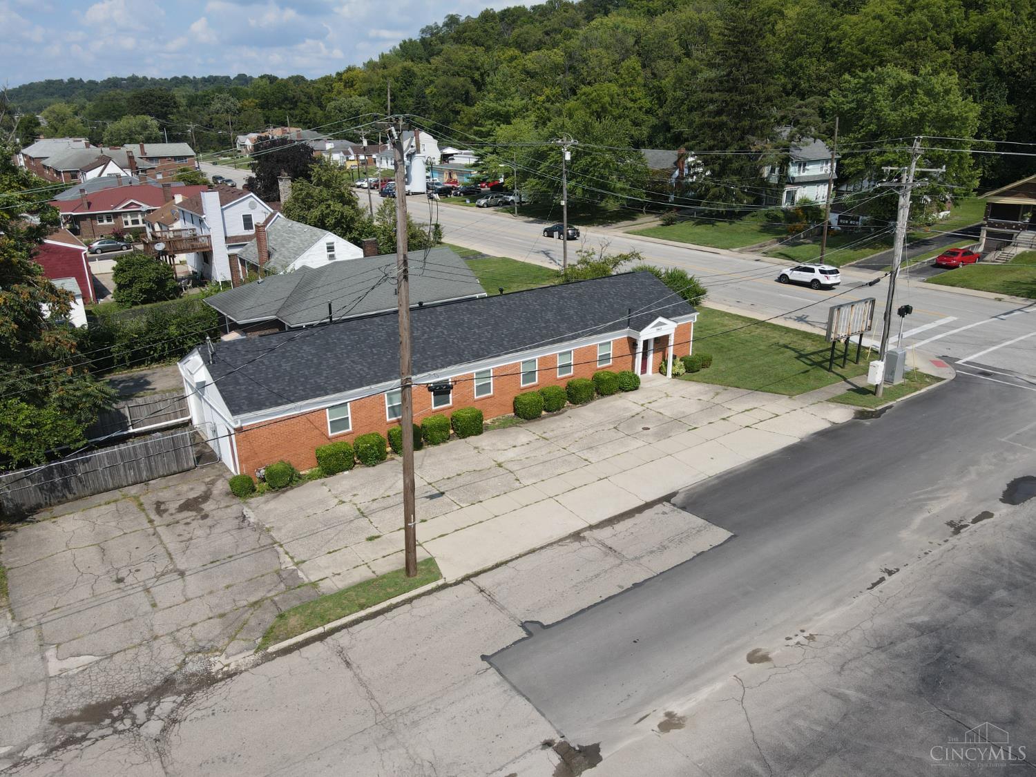 9443 Reading Road Property Photo 12