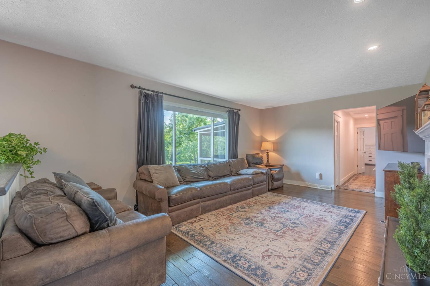 3385 Middle Run Road Property Photo 5