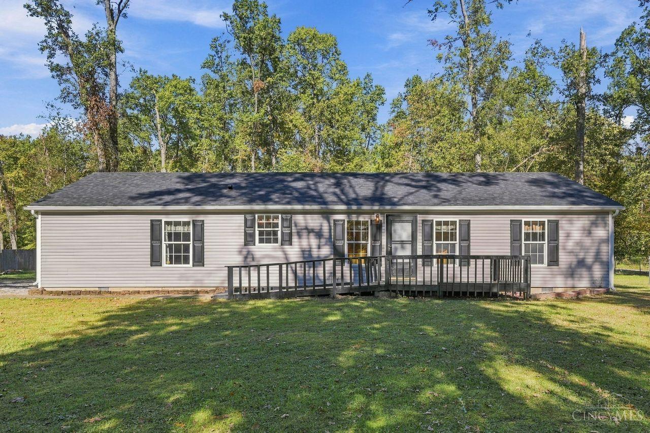 1621 Kress Road Property Photo 1