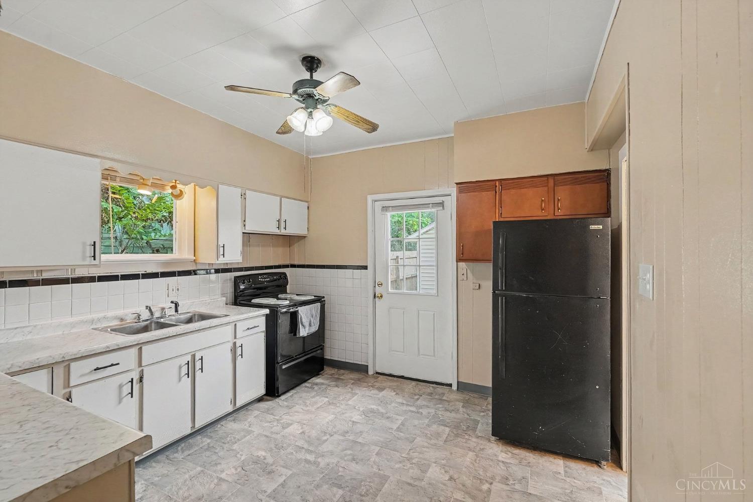 2404 Sherman Avenue Property Photo 5