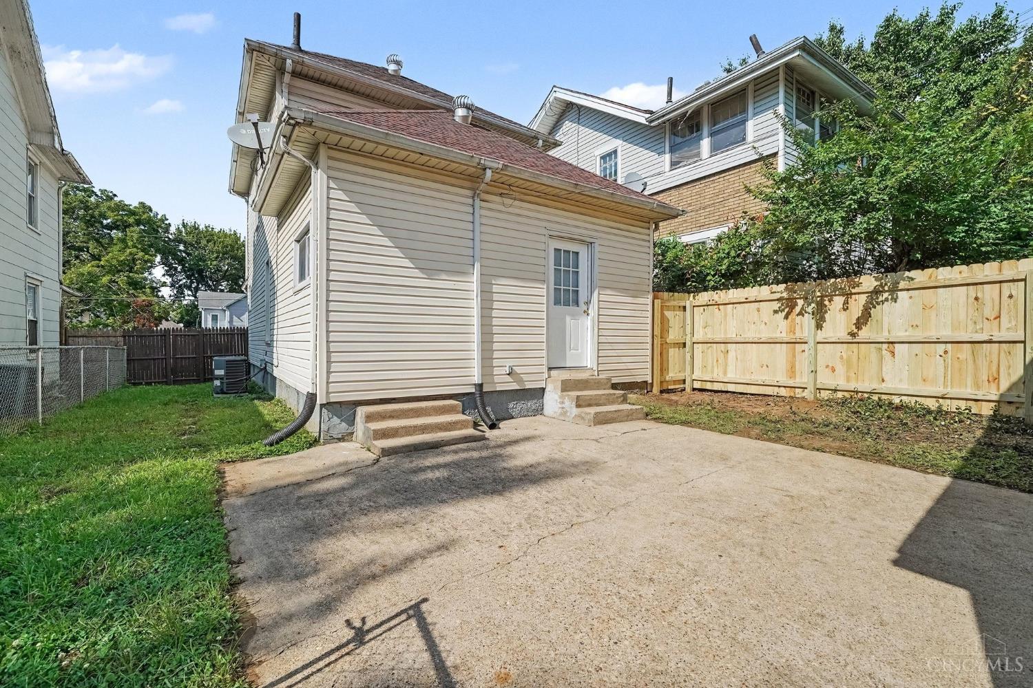 2404 Sherman Avenue Property Photo 15