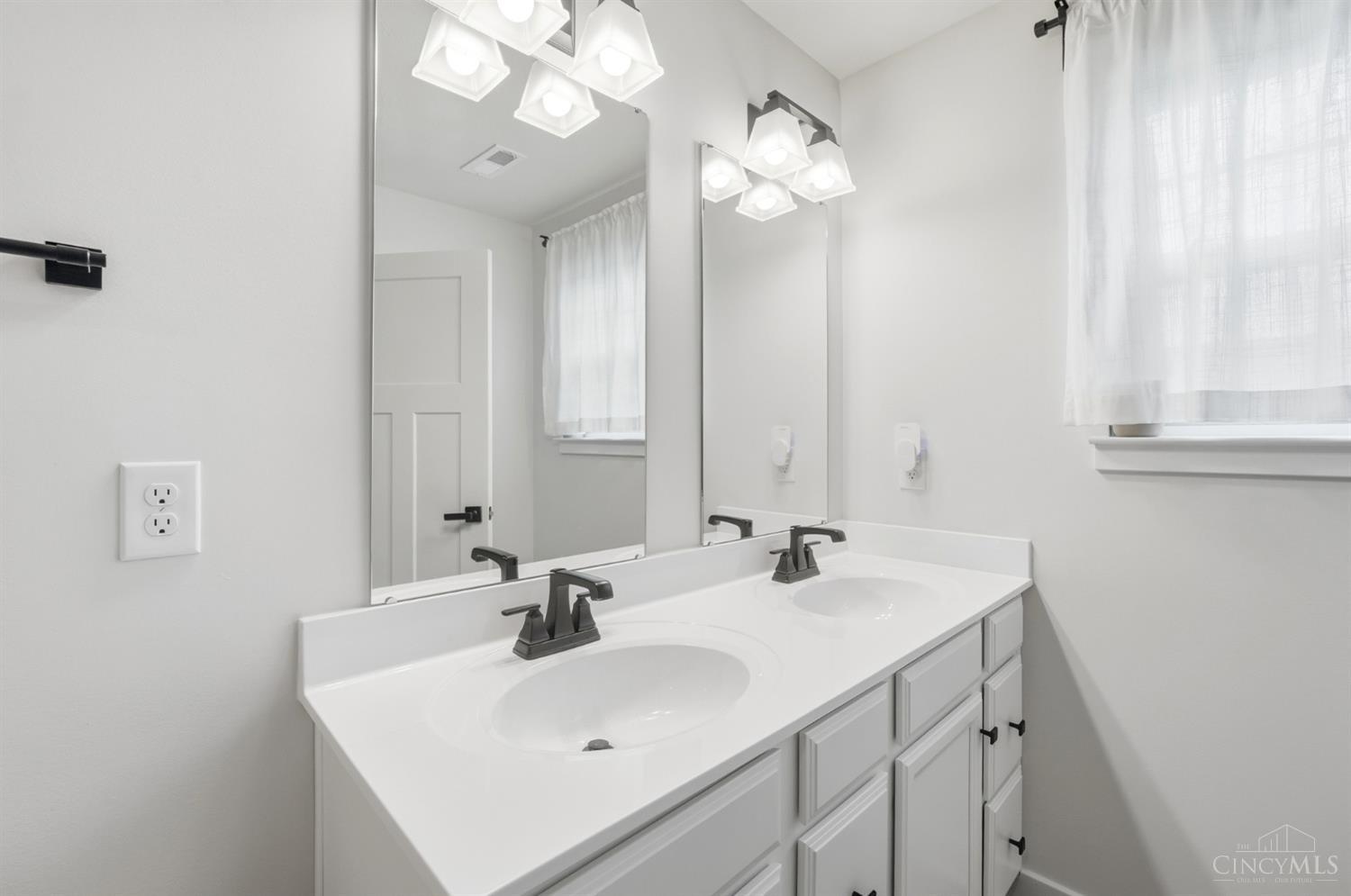 2831 Wexford Way Property Photo 32