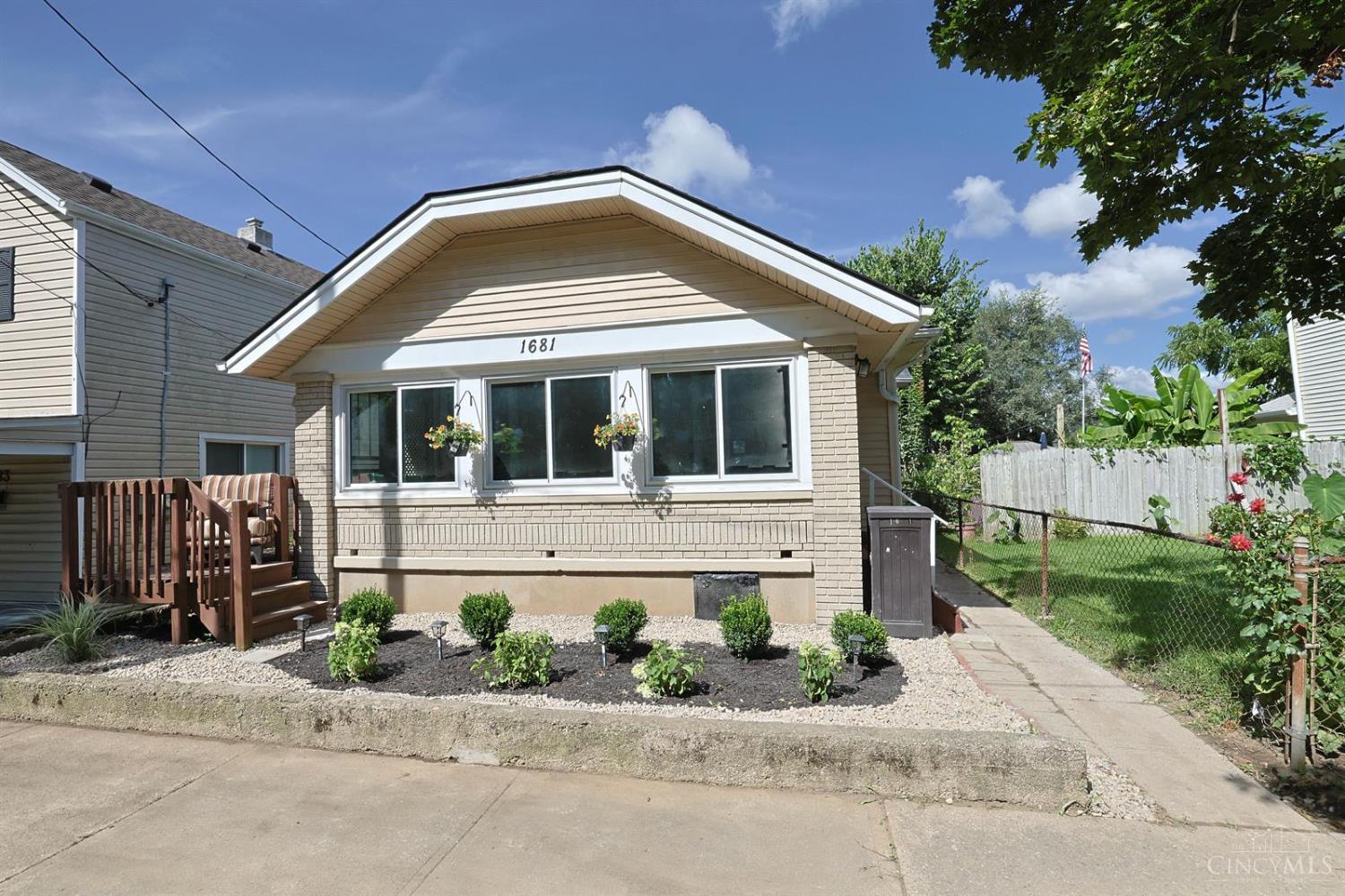 1681 Kahn Avenue Property Photo 1