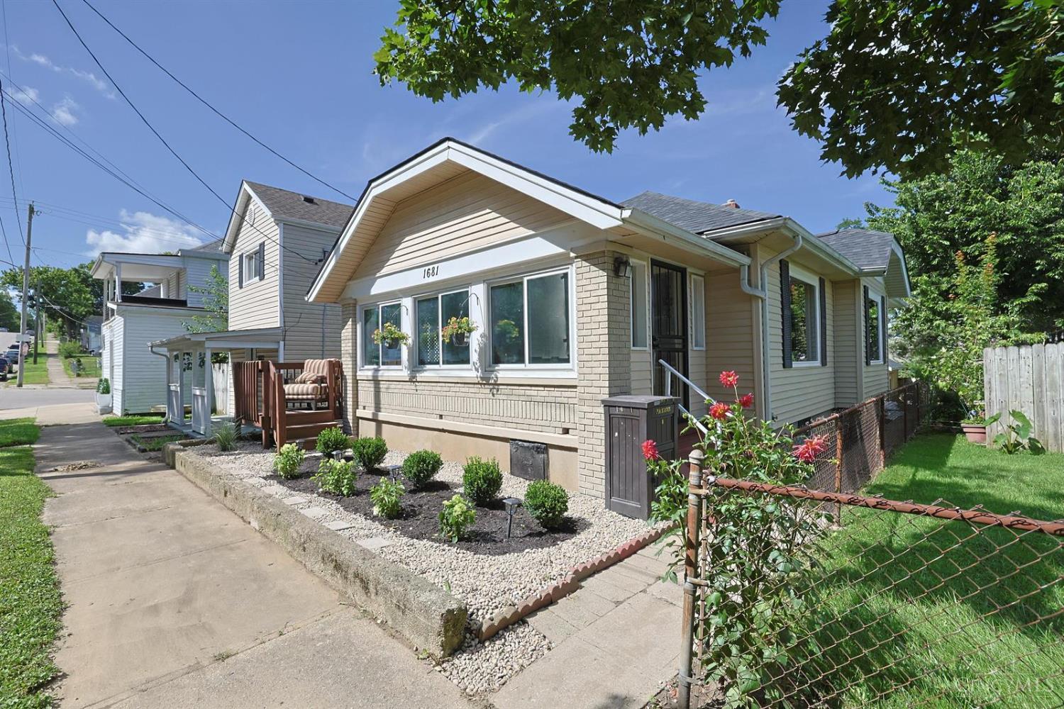 1681 Kahn Avenue Property Photo 2