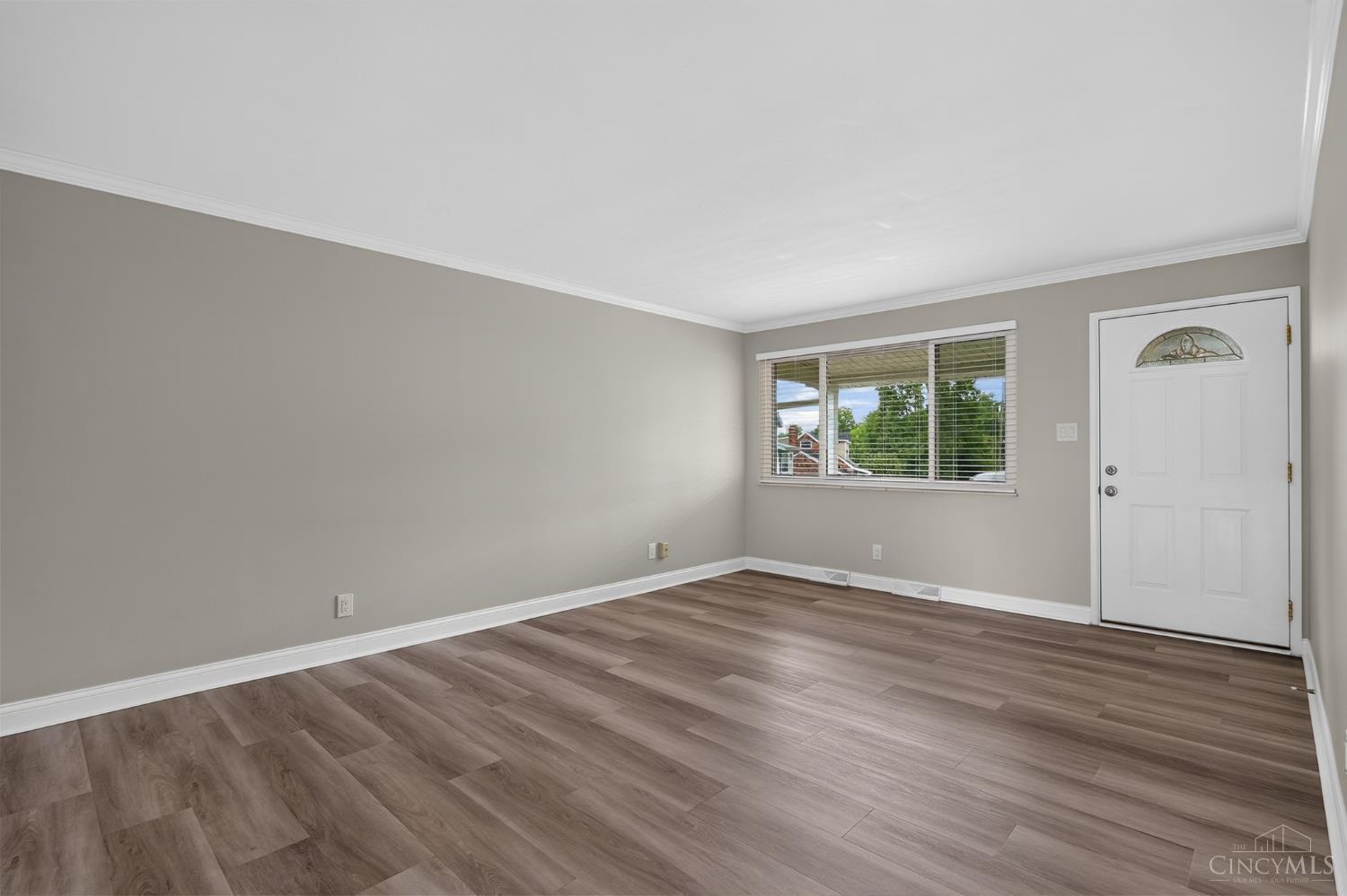 121 Biscoe Drive Property Photo 6