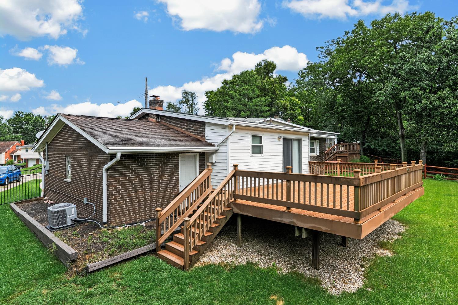 121 Biscoe Drive Property Photo 27
