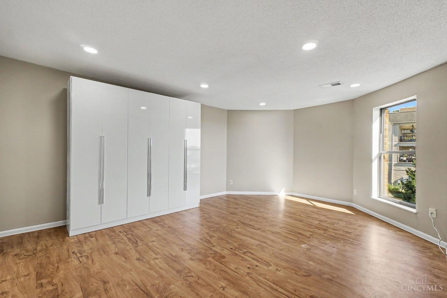 500 Mt Hope Avenue Property Photo 8
