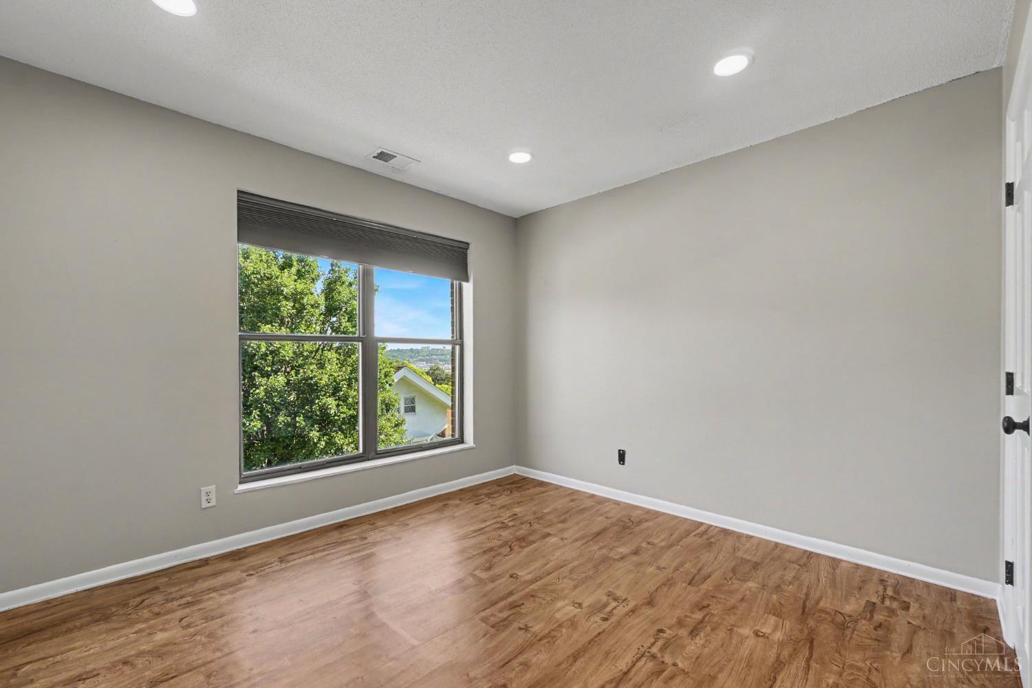 500 Mt Hope Avenue Property Photo 11