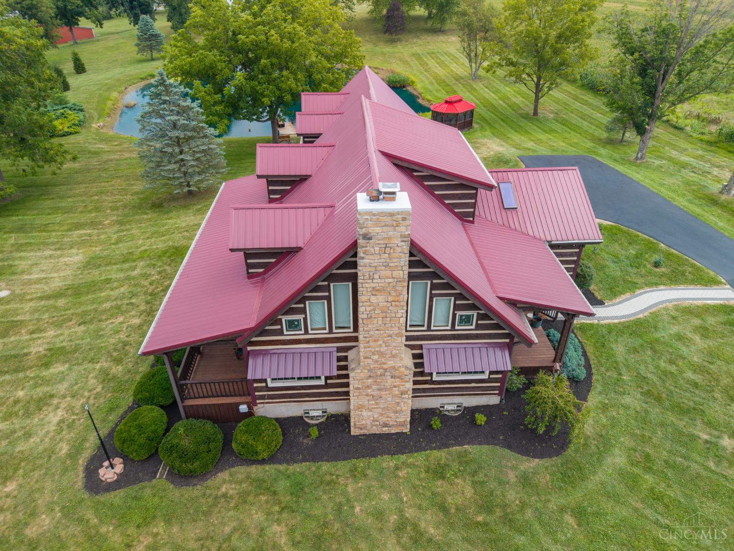 9304 Morrow Road Property Photo 3