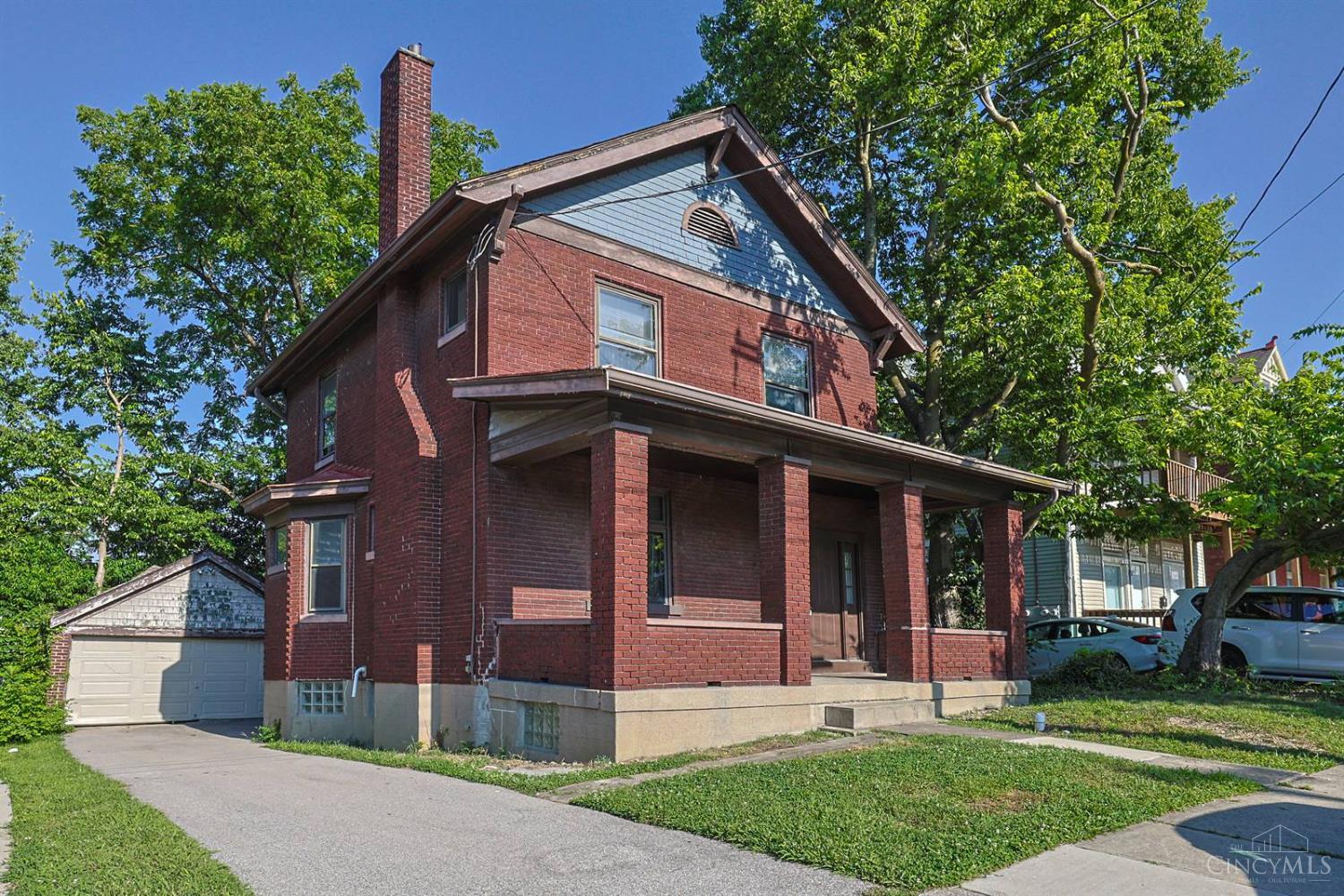2555 Fairview Avenue Property Photo 1