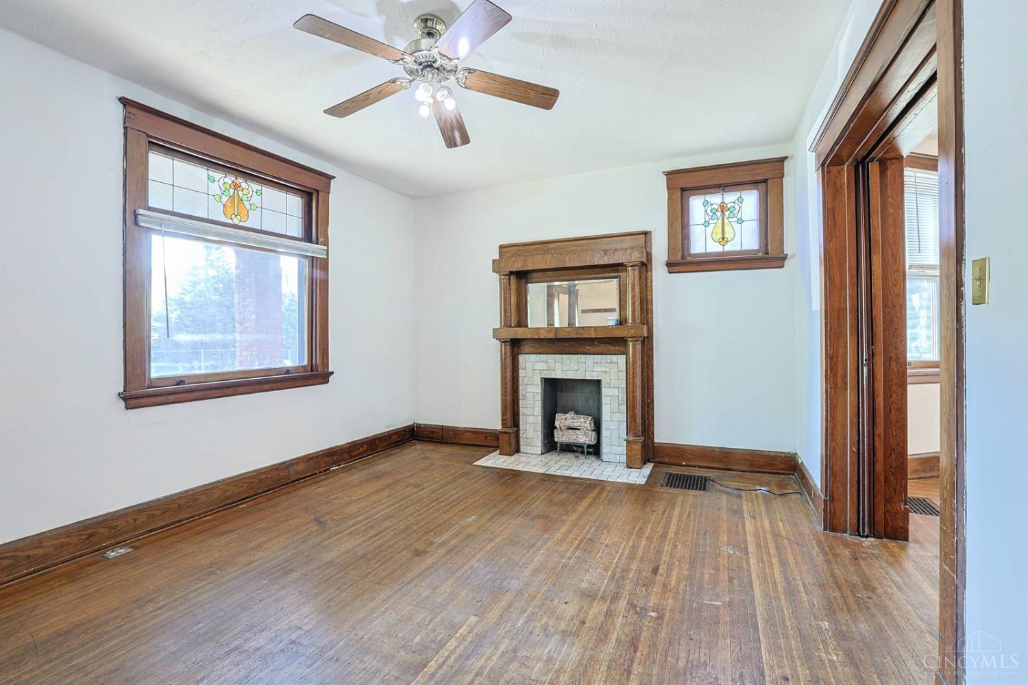 2555 Fairview Avenue Property Photo 7