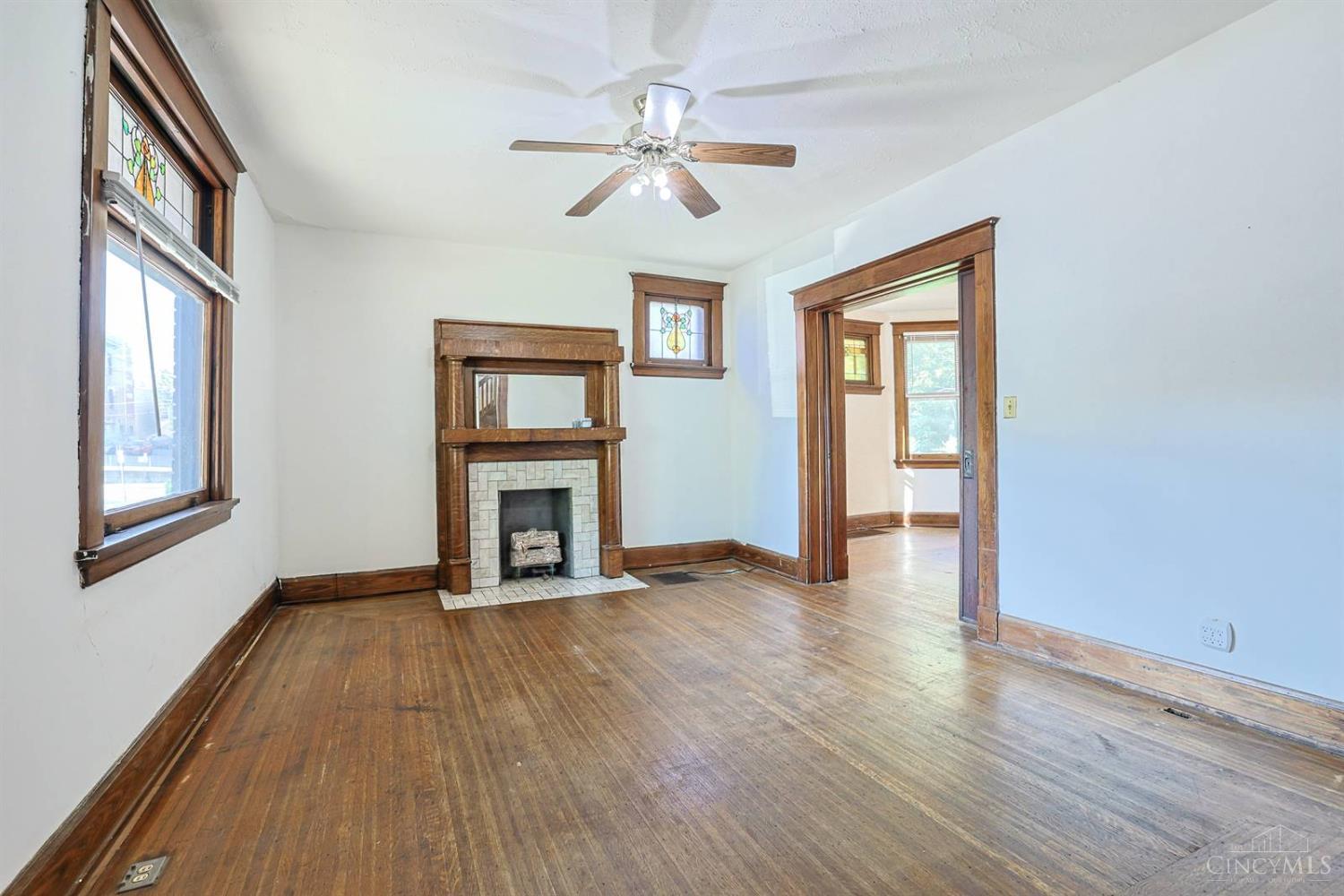 2555 Fairview Avenue Property Photo 8