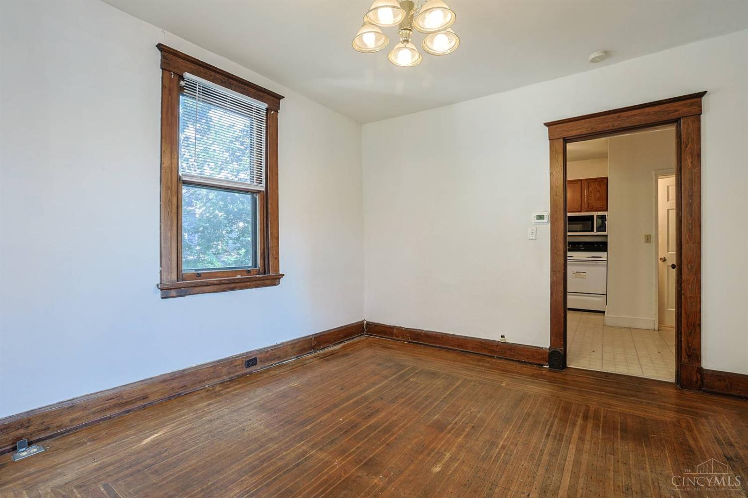 2555 Fairview Avenue Property Photo 13