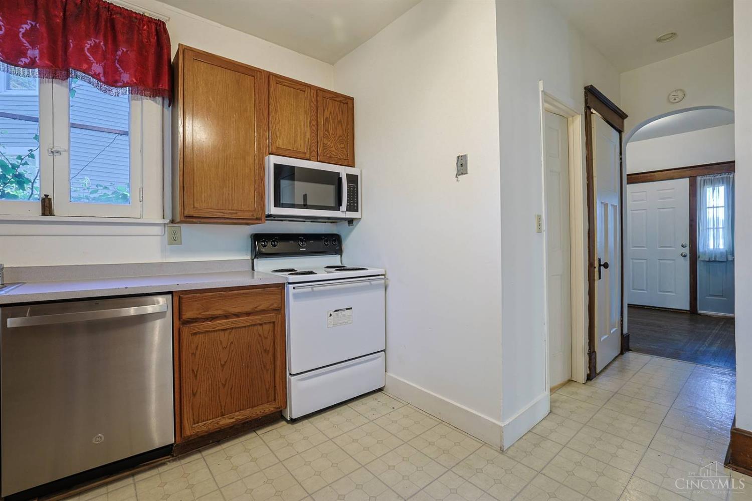 2555 Fairview Avenue Property Photo 15