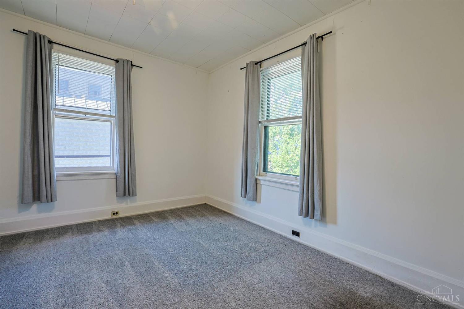 2555 Fairview Avenue Property Photo 17