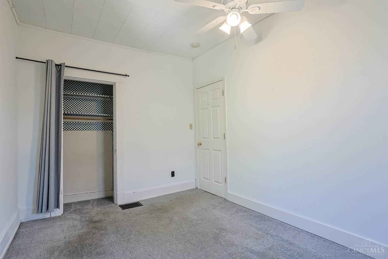 2555 Fairview Avenue Property Photo 18