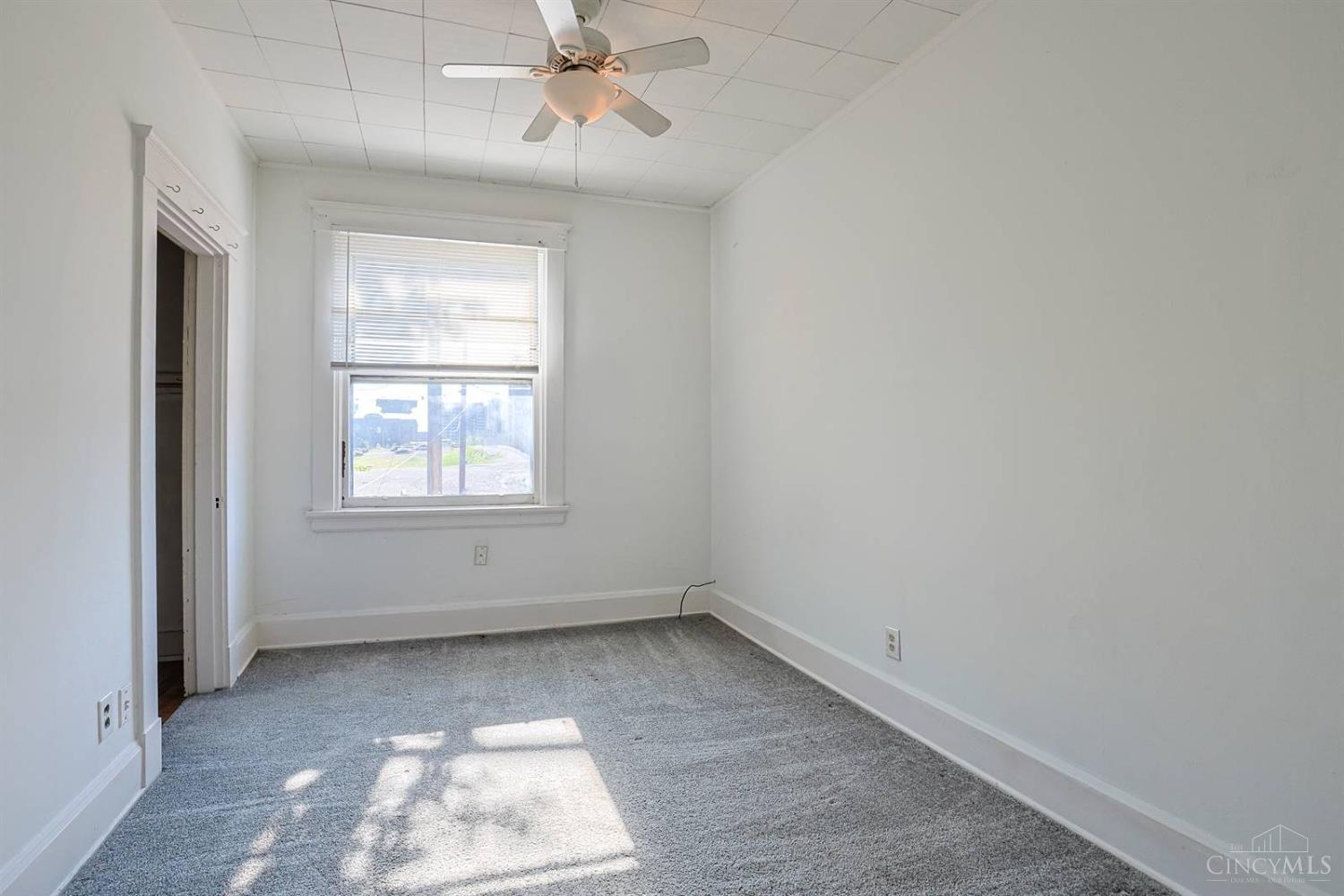 2555 Fairview Avenue Property Photo 21