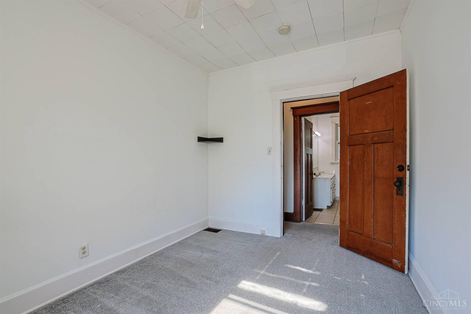 2555 Fairview Avenue Property Photo 22