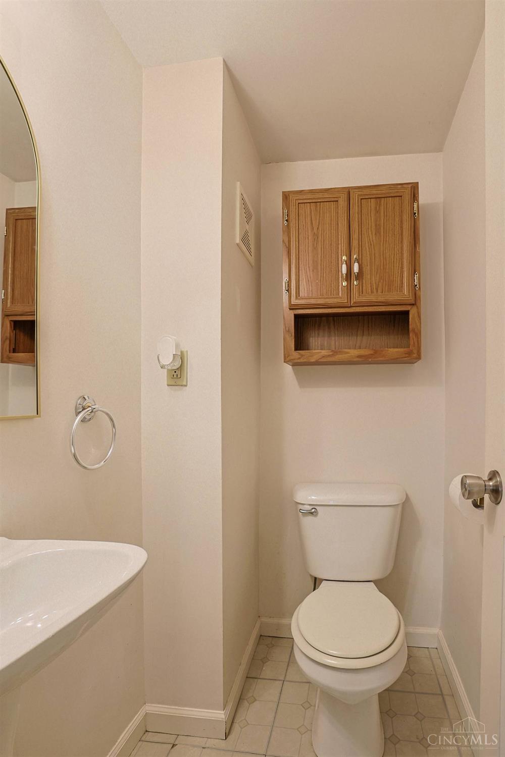 2555 Fairview Avenue Property Photo 25