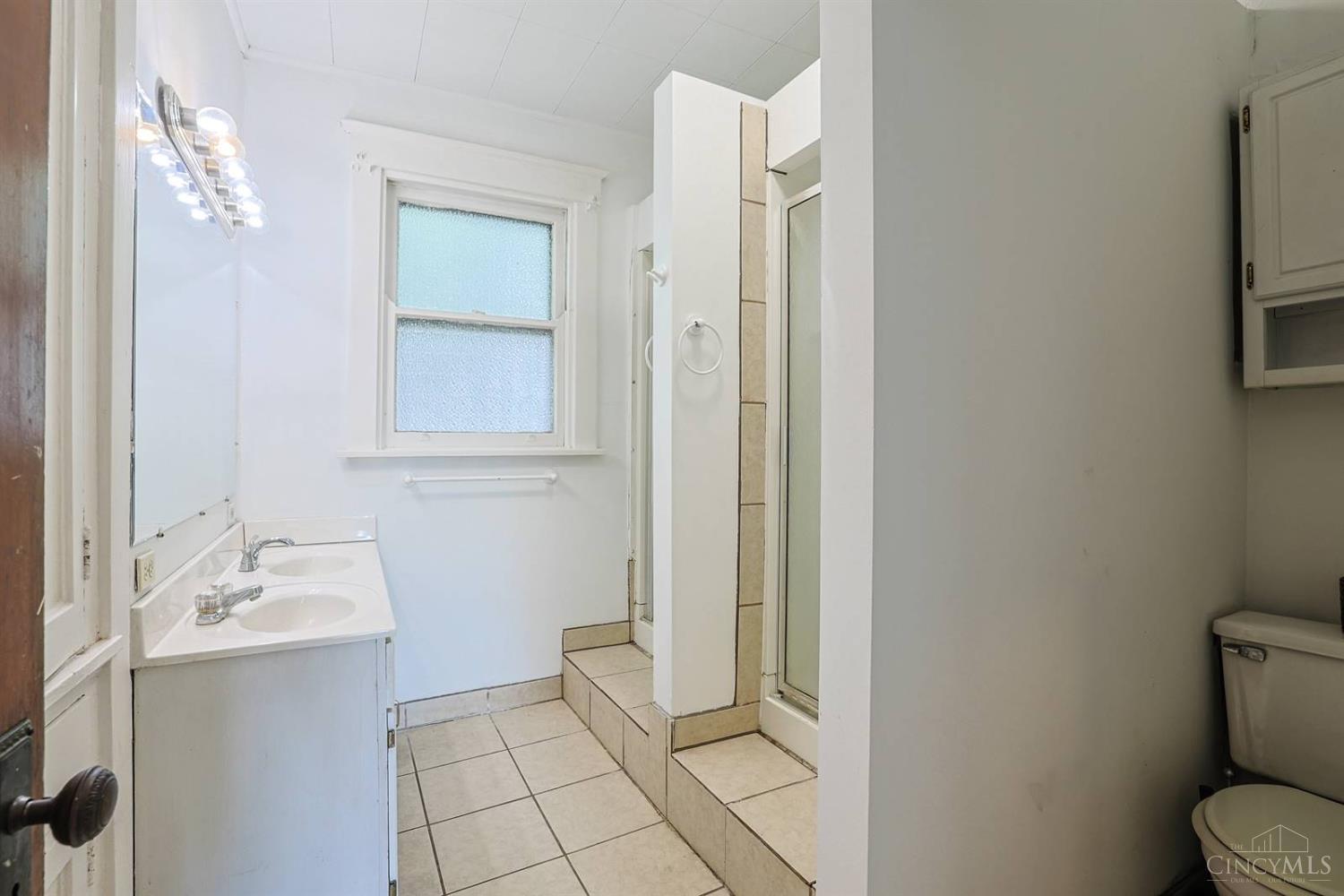 2555 Fairview Avenue Property Photo 27