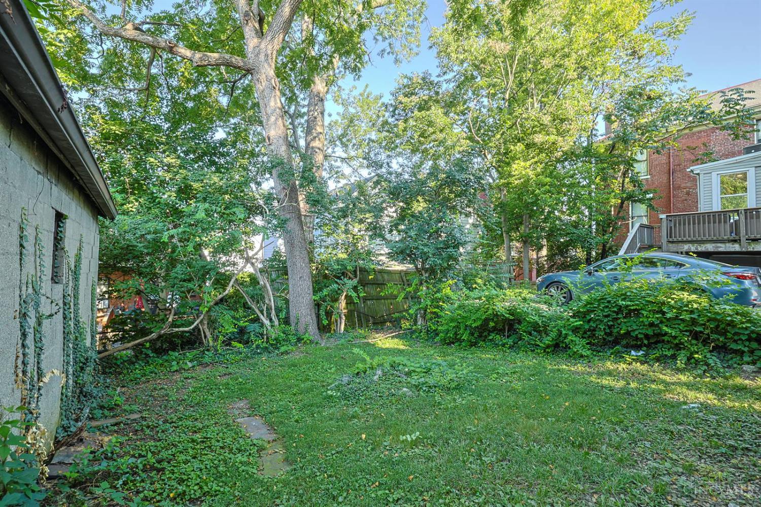 2555 Fairview Avenue Property Photo 32
