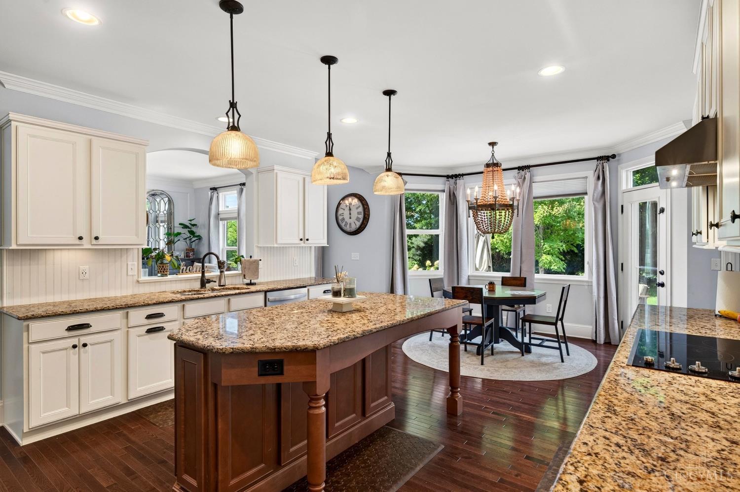 1529 Shaker Run Boulevard Property Photo 17