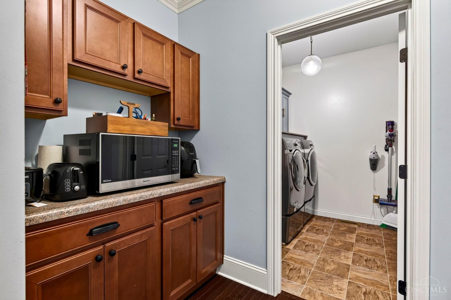1529 Shaker Run Boulevard Property Photo 27