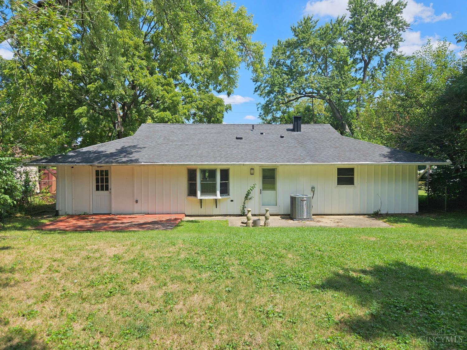 W 579 Kemper Road Property Photo 3